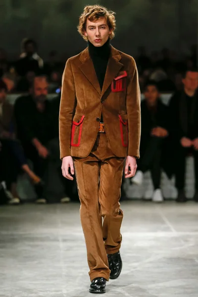Look 51